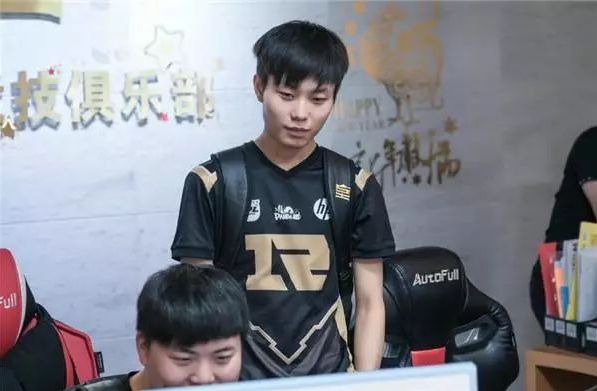 类明星中锋 类明星中锋