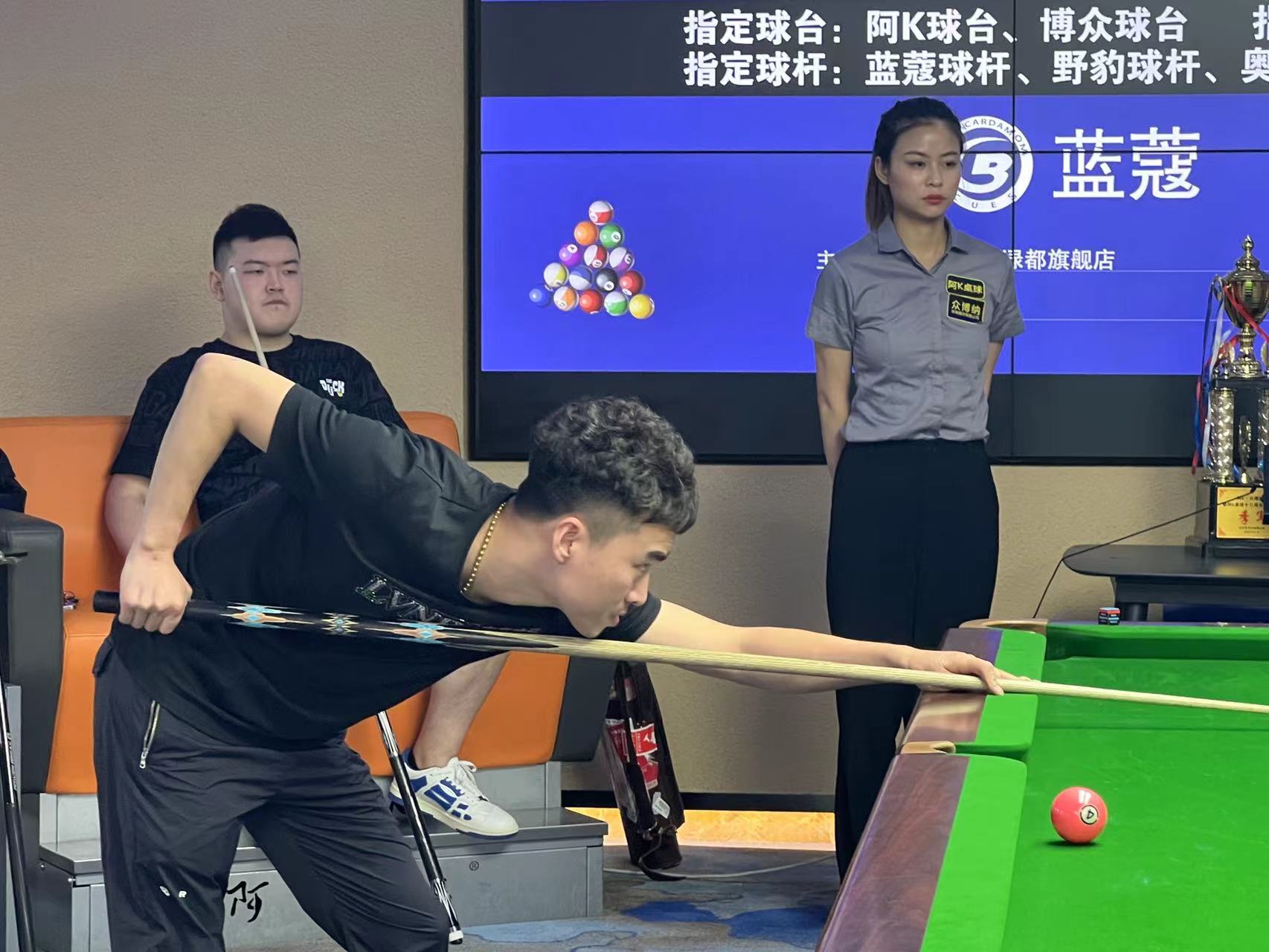 两座德甲冠 两座德甲冠